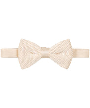 Laden Sie das Bild in den Galerie-Viewer, Strickfliege Ivory