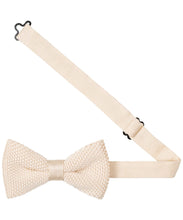 Laden Sie das Bild in den Galerie-Viewer, Strickfliege Ivory